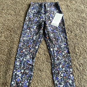 NWT Lululemon Align HR 23” Size 6
